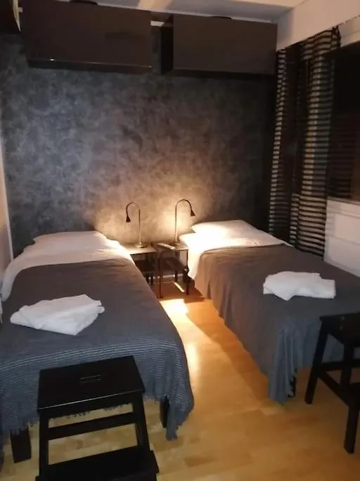 Tyylikaes Studio Helsingin Sydaemessae Helsínquia 0*,  Finlândia
